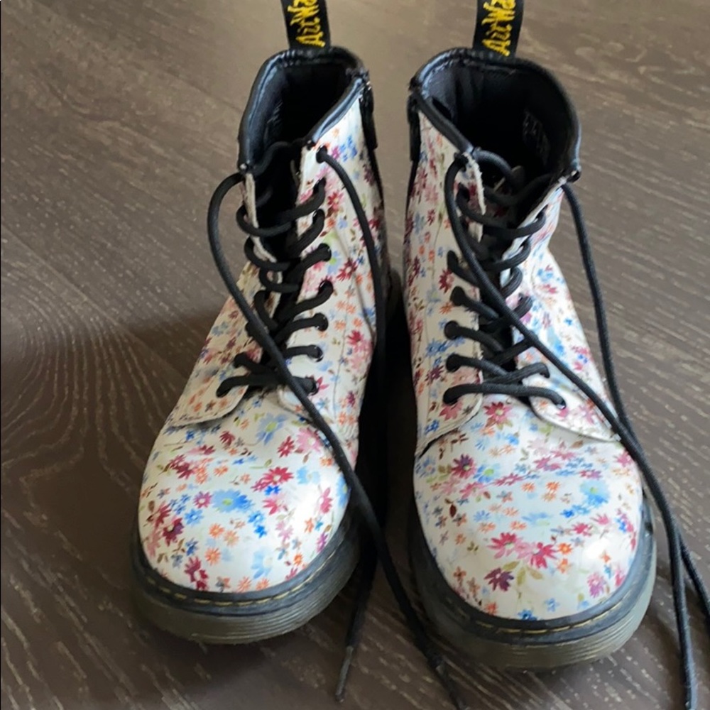 Girl’s Dr. Martens floral print  boots size 3 US